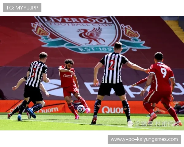 凯恩停球后转身抽射完成妙绝一刻，前场配合达到巅峰