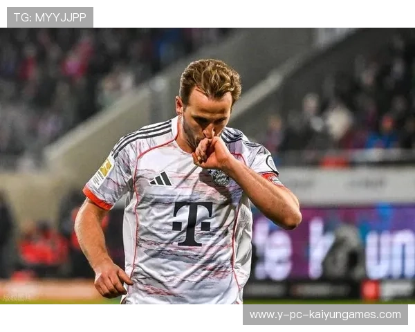 凯恩挑射越过门将，拜仁轻松扩大比分