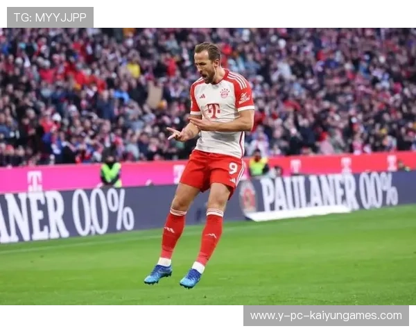 凯恩吸引多人防守后巧妙破门，拜仁继续稳健